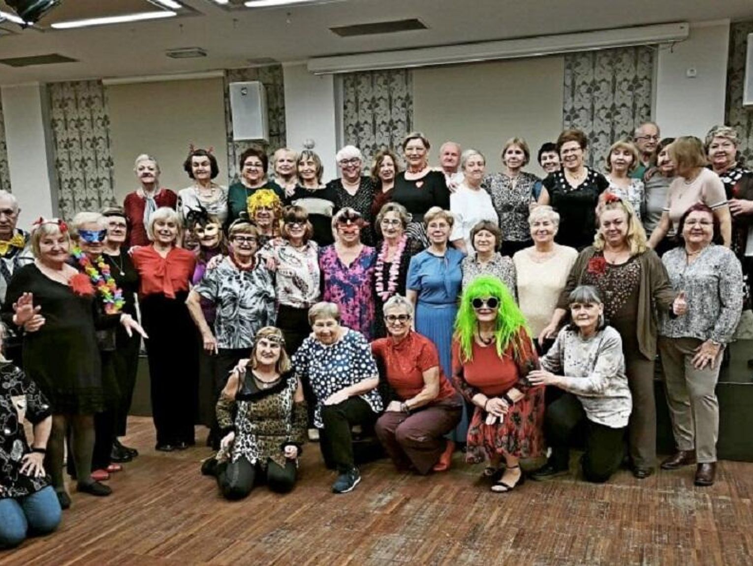 Oleśnica: seniorzy UTW integrowali się podczas wspólnego tańca i zabawy - Zdjęcie artykułu